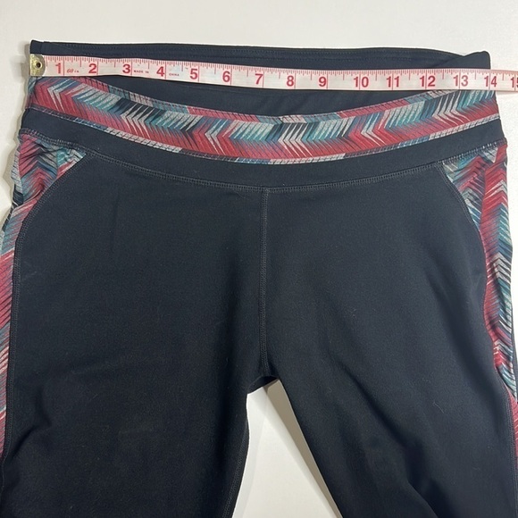 Fabletics Camacan Tribal Chevron Cropped Leggings size M - Picture 8 of 11